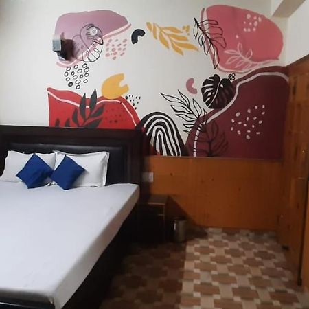 Throttle Shrottle Moto Hostel Маналі Екстер'єр фото