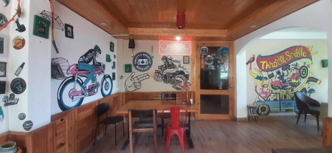 Throttle Shrottle Moto Hostel Маналі Екстер'єр фото