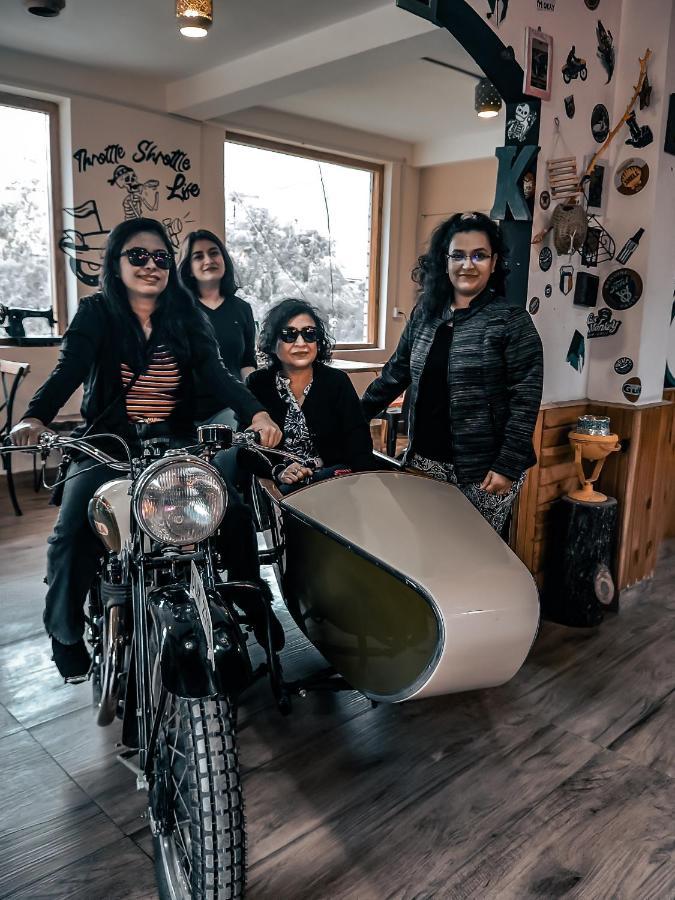 Throttle Shrottle Moto Hostel Маналі Екстер'єр фото