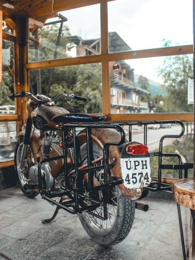 Throttle Shrottle Moto Hostel Маналі Екстер'єр фото