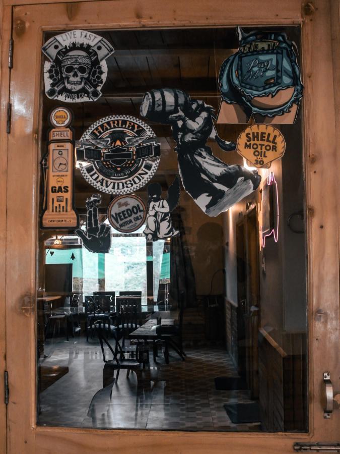 Throttle Shrottle Moto Hostel Маналі Екстер'єр фото