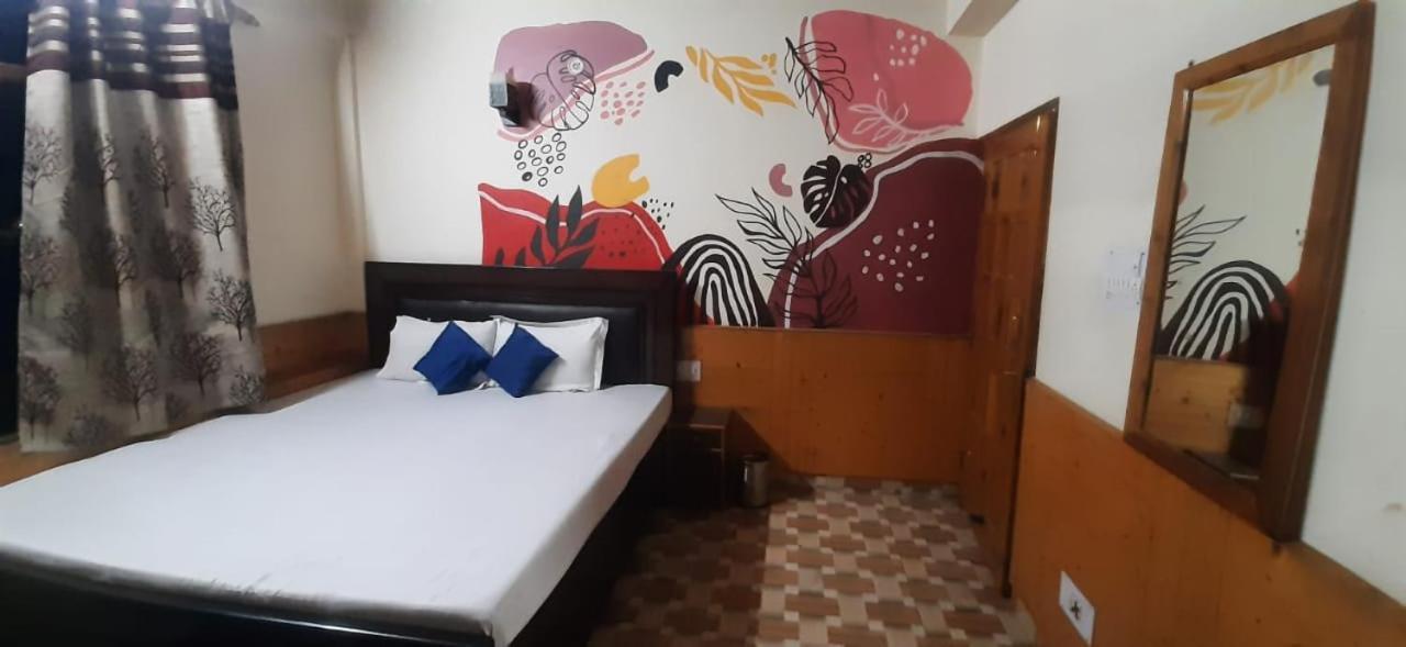 Throttle Shrottle Moto Hostel Маналі Екстер'єр фото